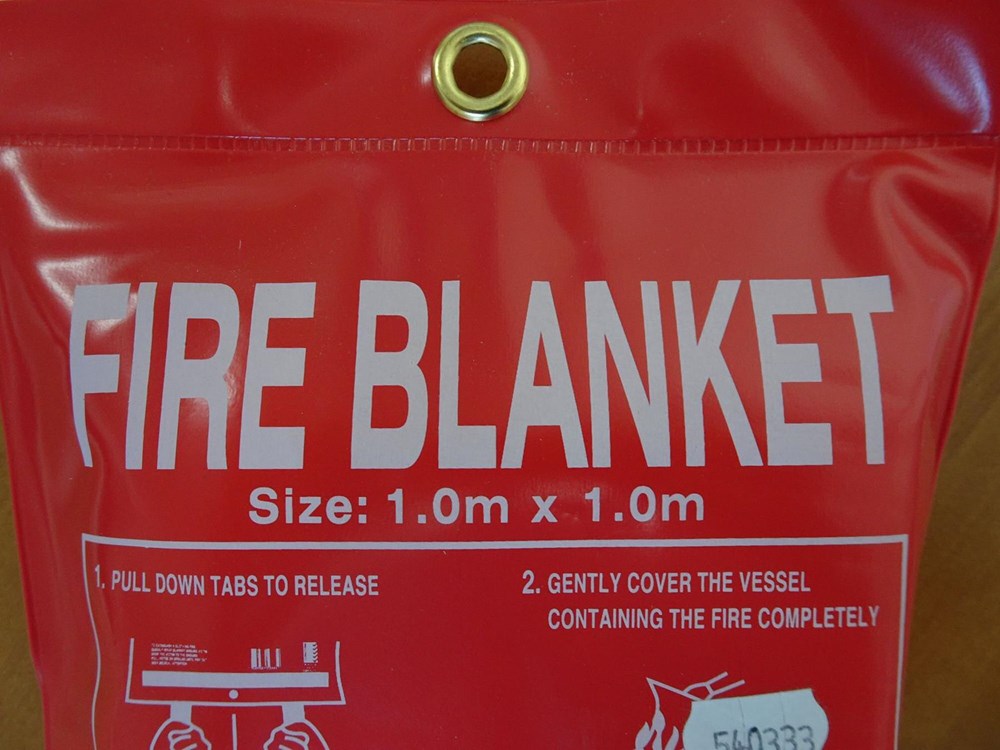 FIRE BLANKET SAFETY 1M X 1M