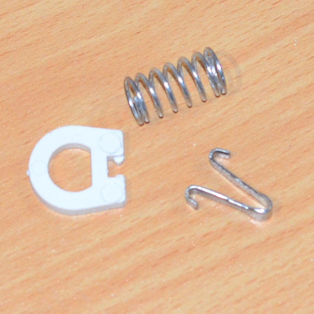 SUBURBAN DOOR LATCH KIT WHITE