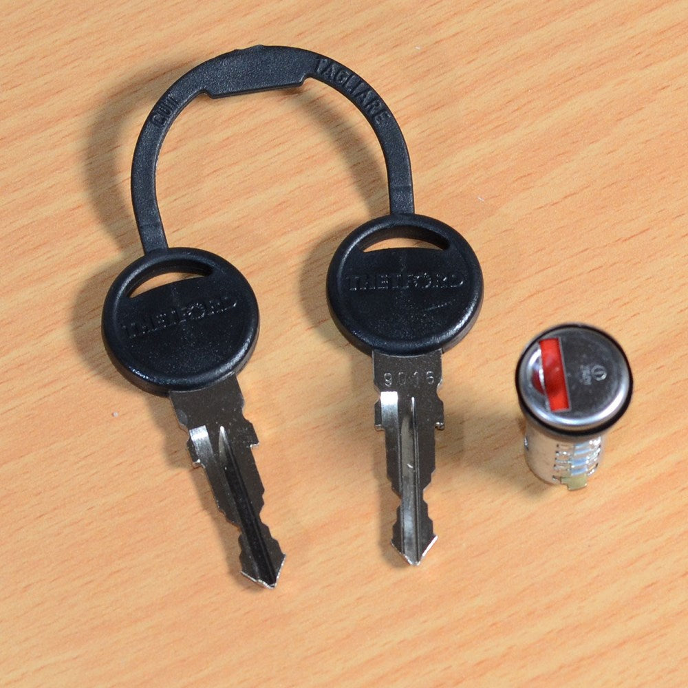 THETFORD SERVICE DOOR ZADI LOCK & KEY 26604